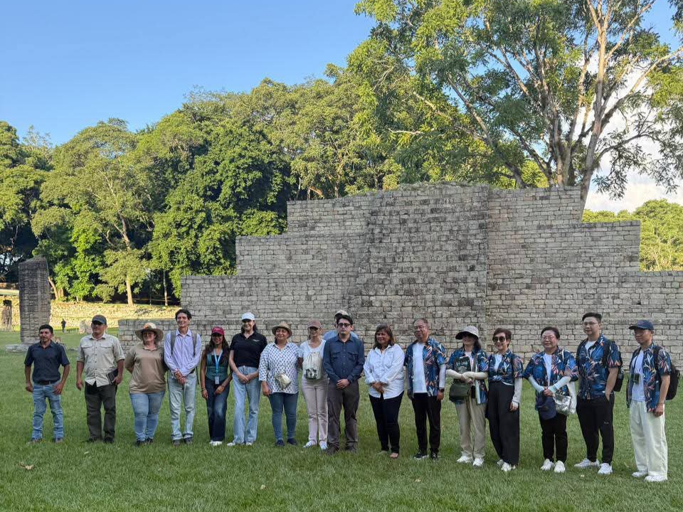 IHAH recibe delegación del Museo de Shanghai