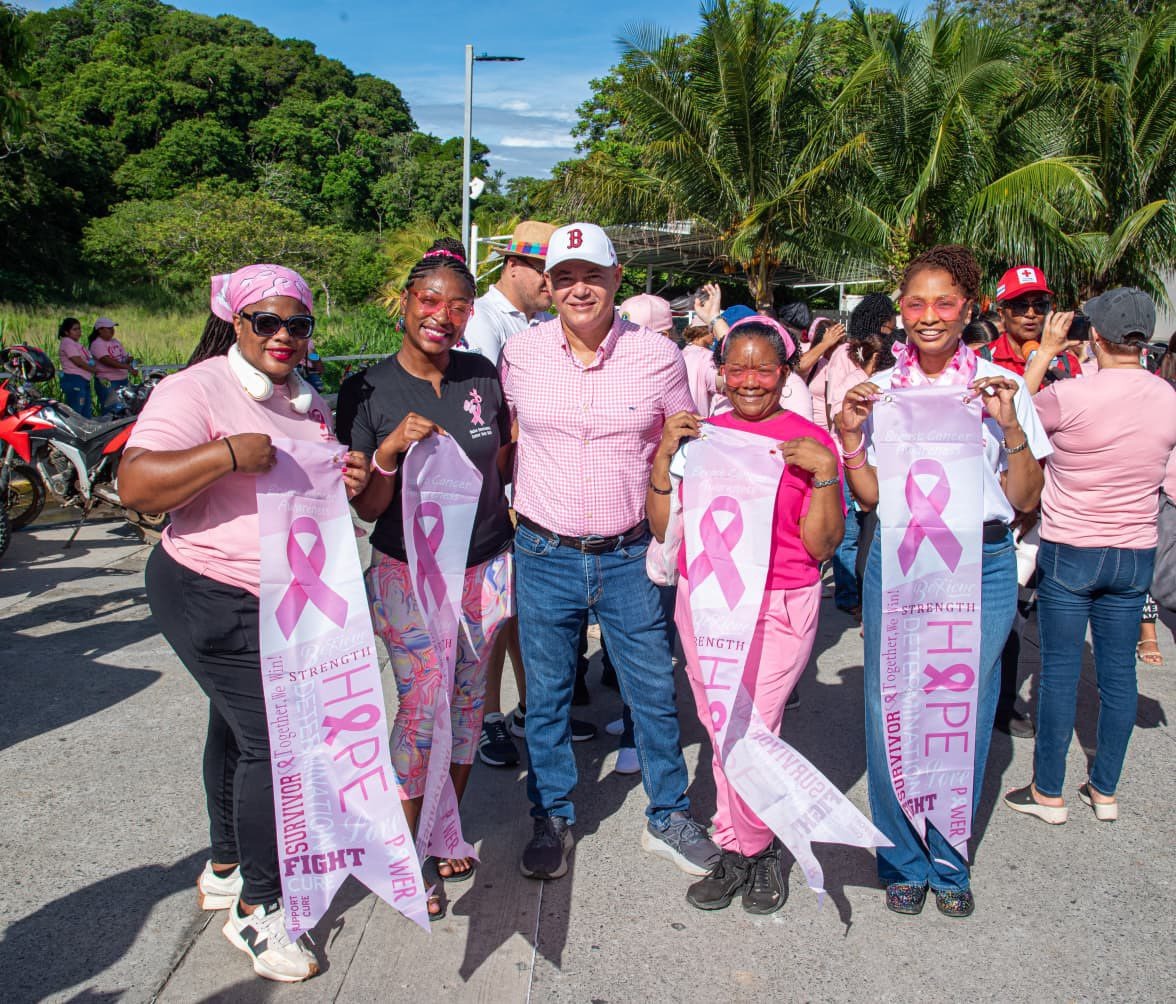 Alcaldía de Roatán se une a la campaña del cáncer de mama