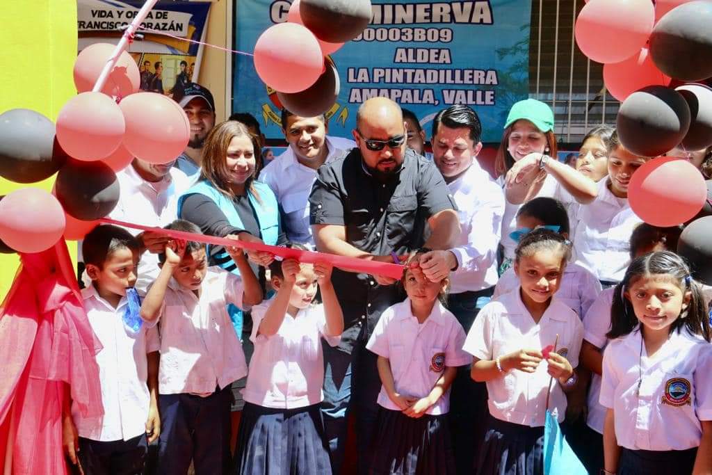 Estudiantes de la Aldea Pintadillera son beneficiados con la reconstrucción de infraestructura en el CEB Minerva en Amapala