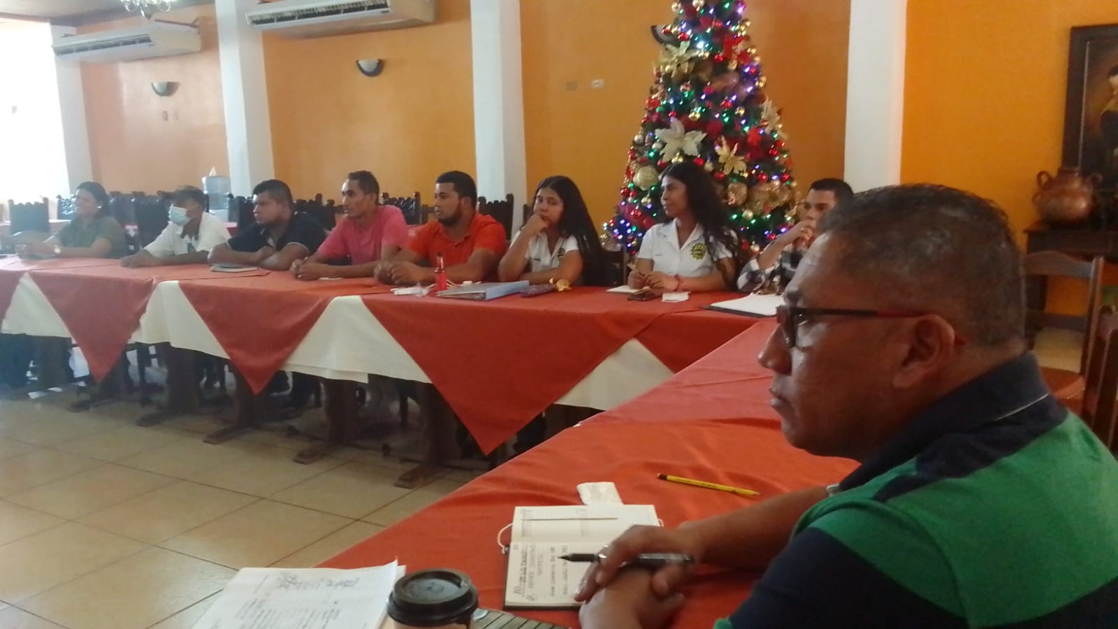 Para elevar nivel genético bovino la SAG, capacitó productores, técnicos y estudiantes en inseminación artificial