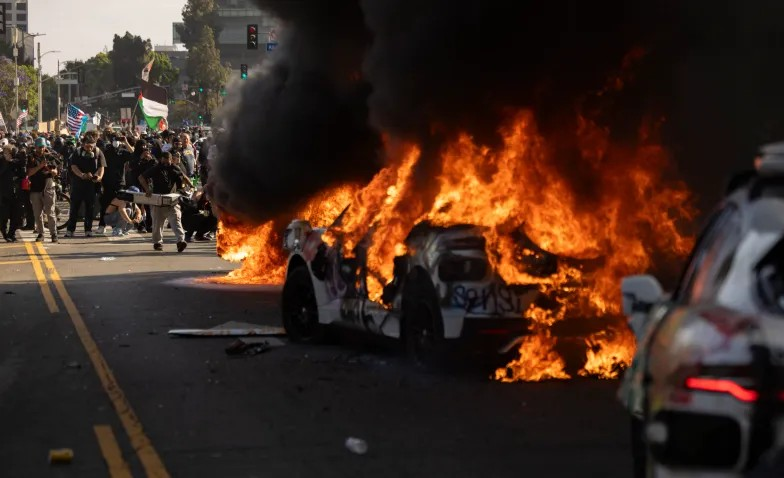 Protestas contra redadas migratorias surgen en todo EEUU....