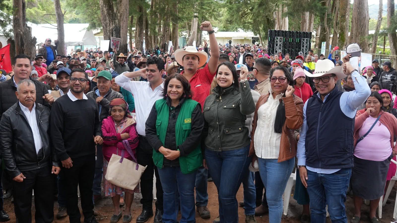 Gobierno beneficia a más de 6 mil familias con insumos agrícolas y pecuarios en Intibucá