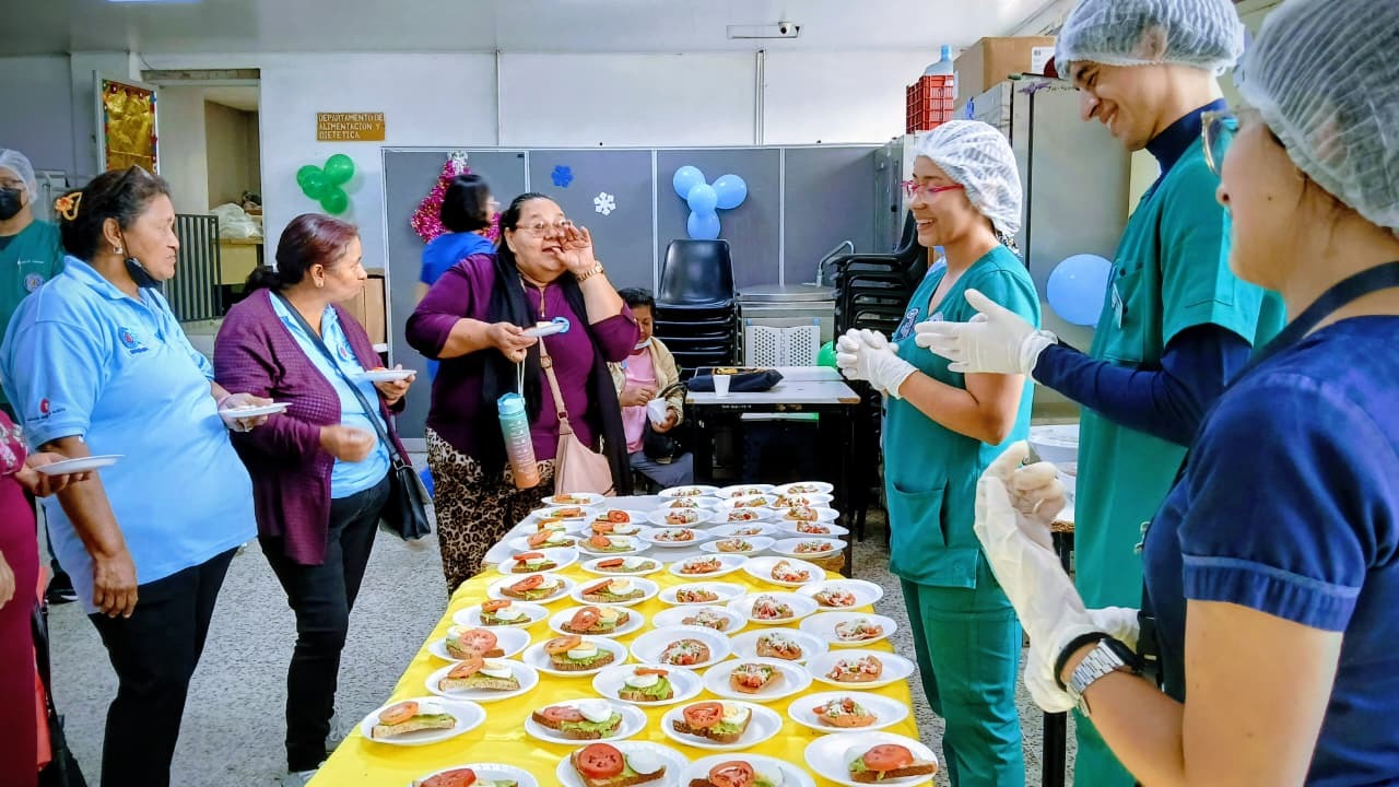 En el Día Mundial de la Diabetes el Hospital Escuela reafirma su compromiso con la atención mensual a más de   3 mil pacientes diabéticos.