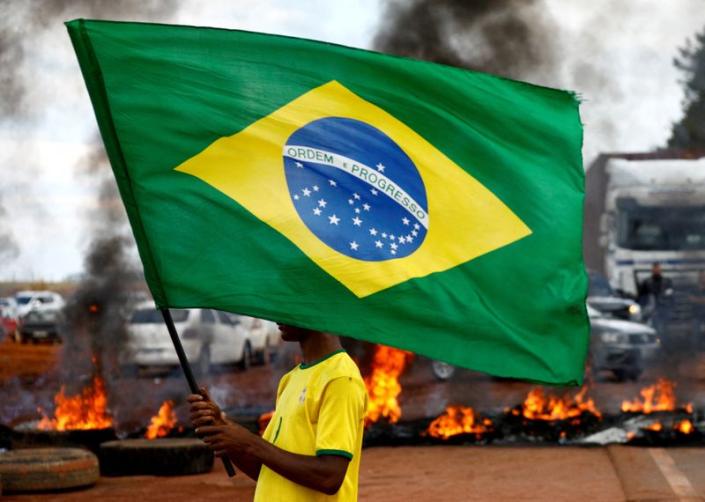 Fuerzas armadas de Brasil dicen que disputas deben resolverse a través del estado de derecho