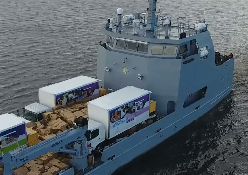Buques de la Fuerza Naval de Honduras, llevan ayuda humanitaria al departamento de Gracias a Dios