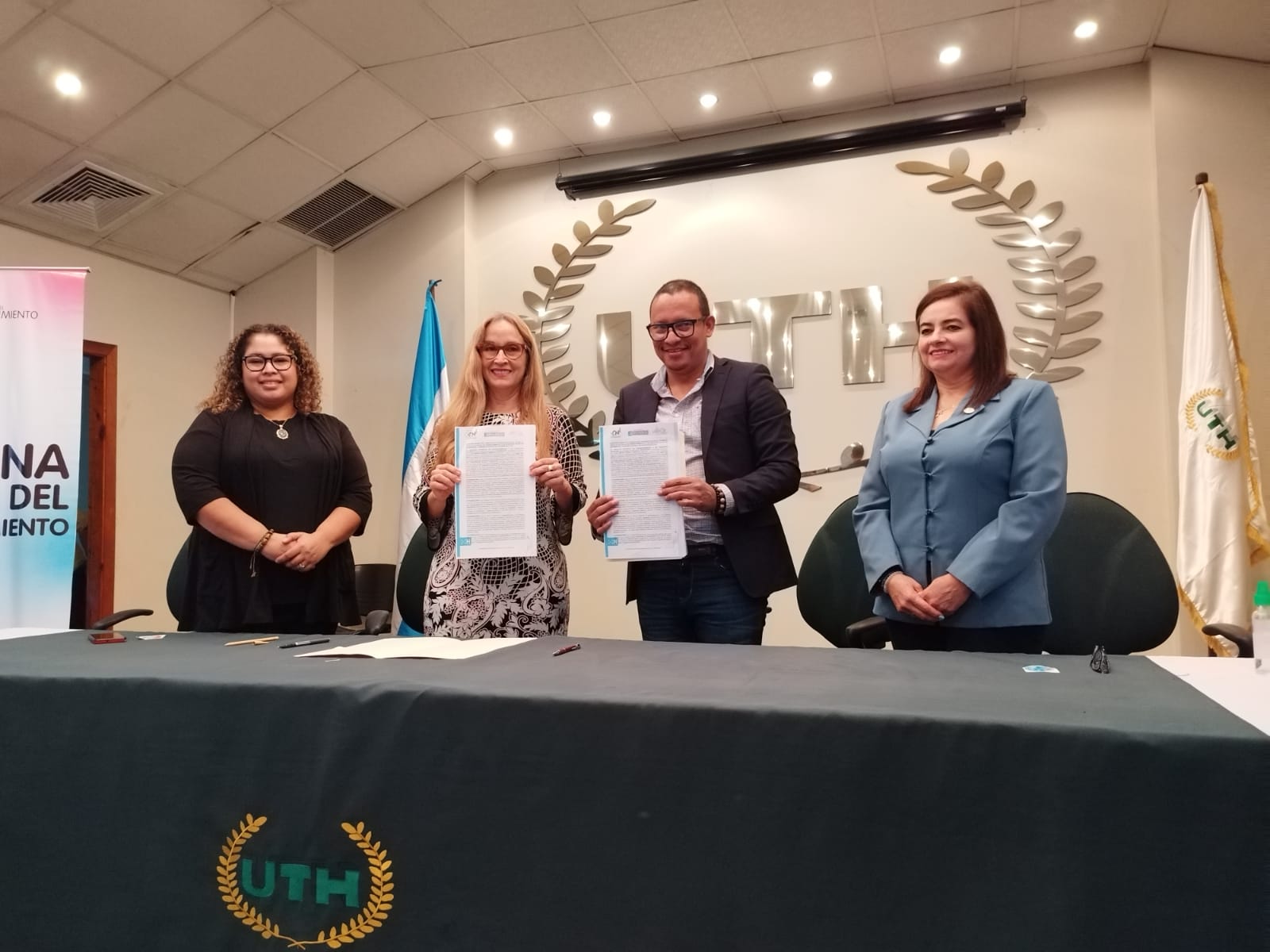 Firman convenio para desarrollar la MIPYME y Sector Social de la Economía