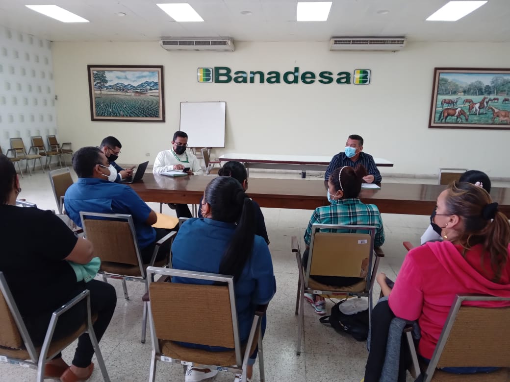 Representantes de cajas rurales solicitan apoyo financiero de BANADESA para presentar propuesta de i...