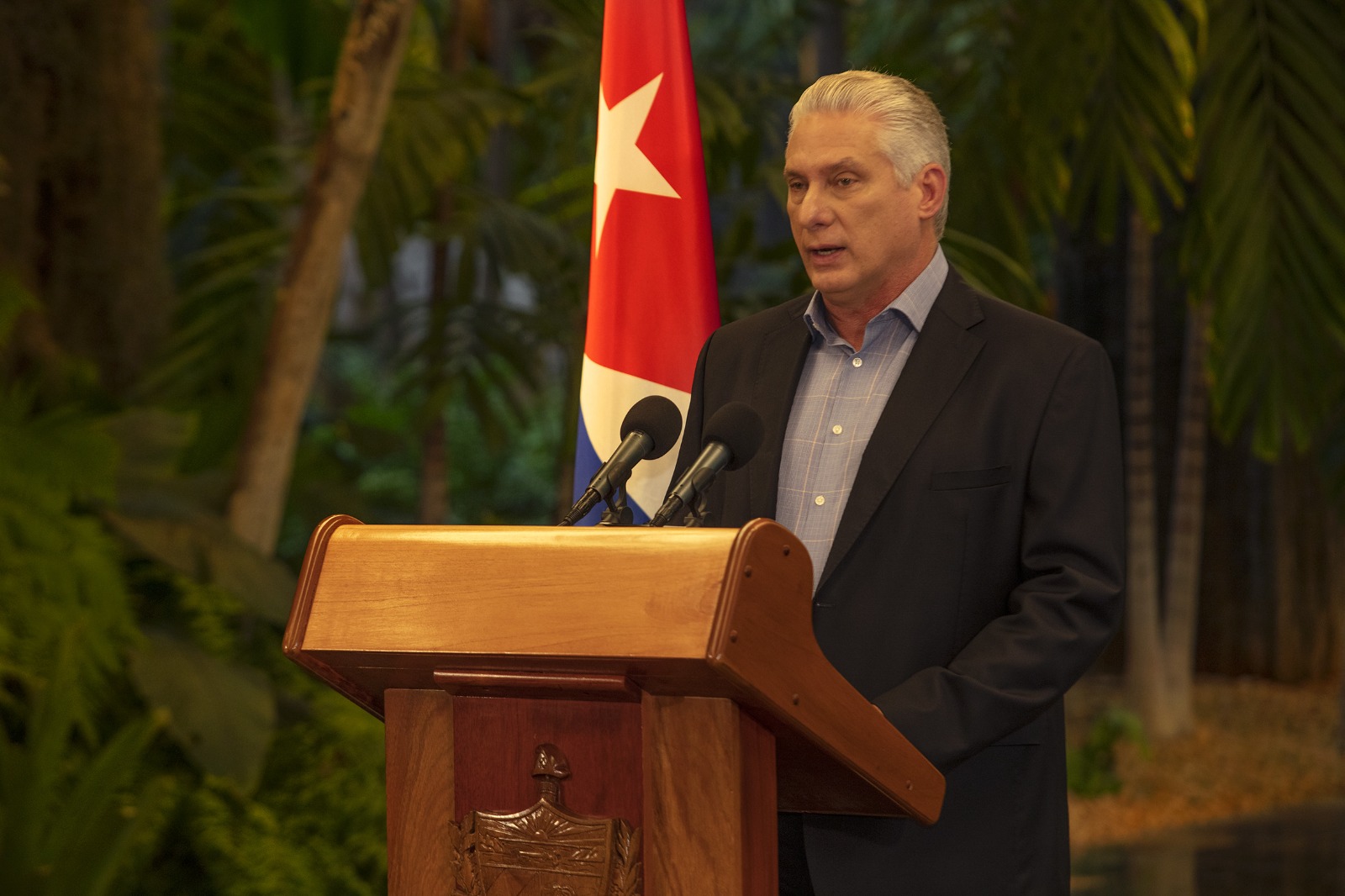 Presidente de Cuba se reúne con canciller de Panamá para fortalecer relaciones bilaterales