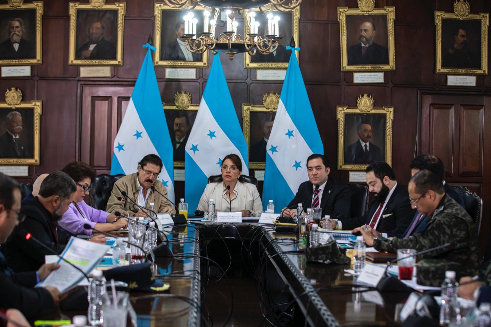 Presidenta Xiomara Castro en Consejo Nacional de Defensa y Seguridad aprueba la segunda etapa del Plan Nacional de Seguridad denominado Solución Contra el Crimen