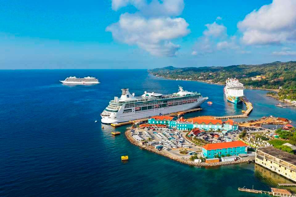 Destacada revista FORBES reconoce a Roatán como un paradisíaco destino en el Caribe...