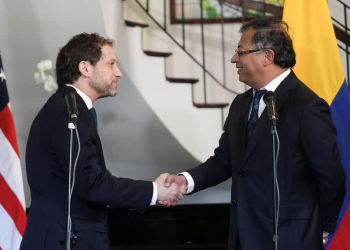 Presidente electo de Colombia se reúne con delegación de Biden