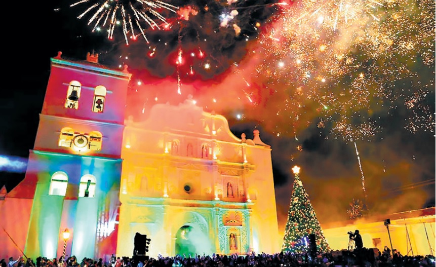 LAS 12 CAMPANADAS DAN LA BIENVENIDA AL 2023

Hondureños reciben año nuevo en distintos destinos turísticos