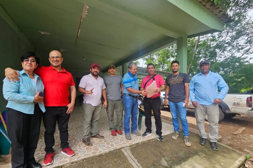 Empleados del INA comprometidos con el trabajo de ayudar a los campesinos a nivel nacional