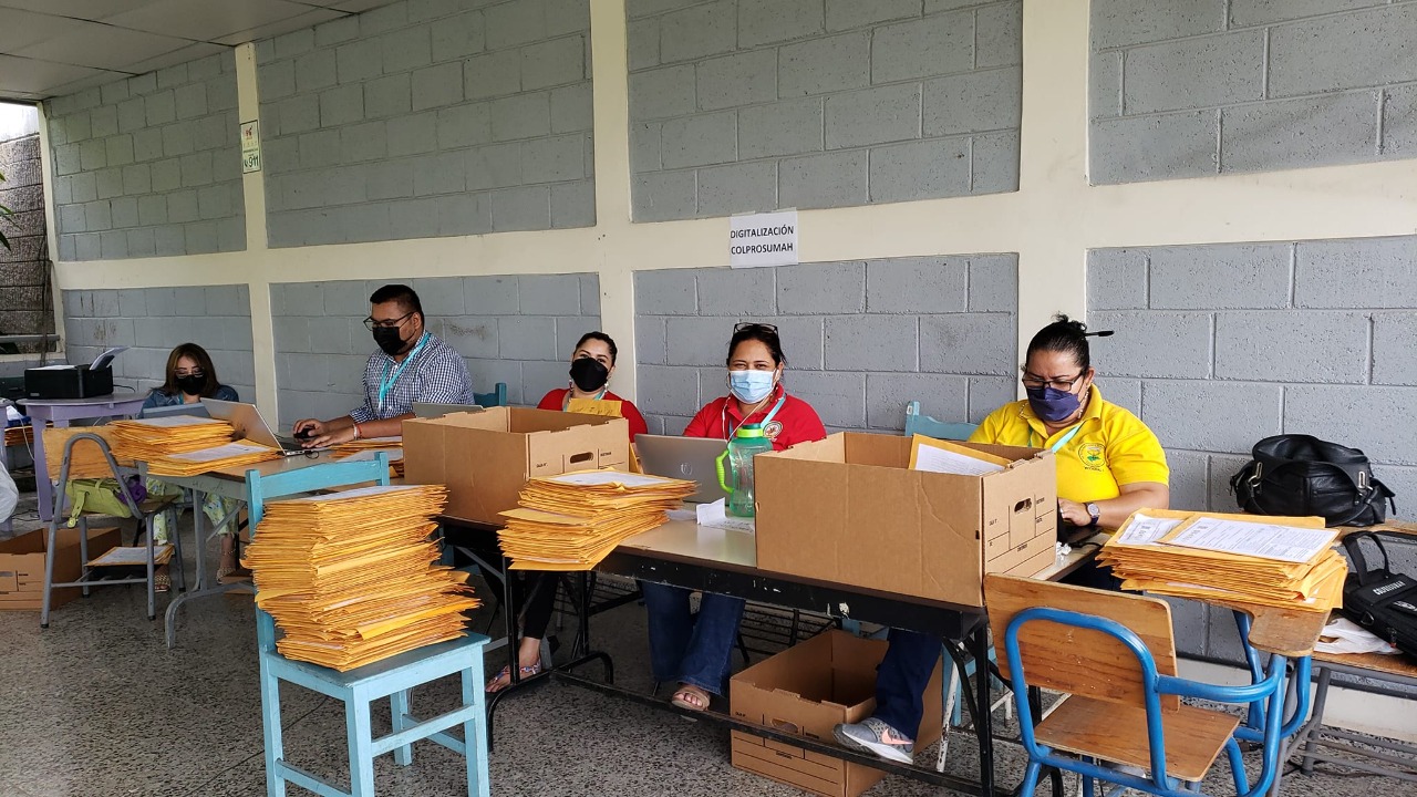 Refundación Educativa… Más de 40 mil profesores se someterán a concurso docente