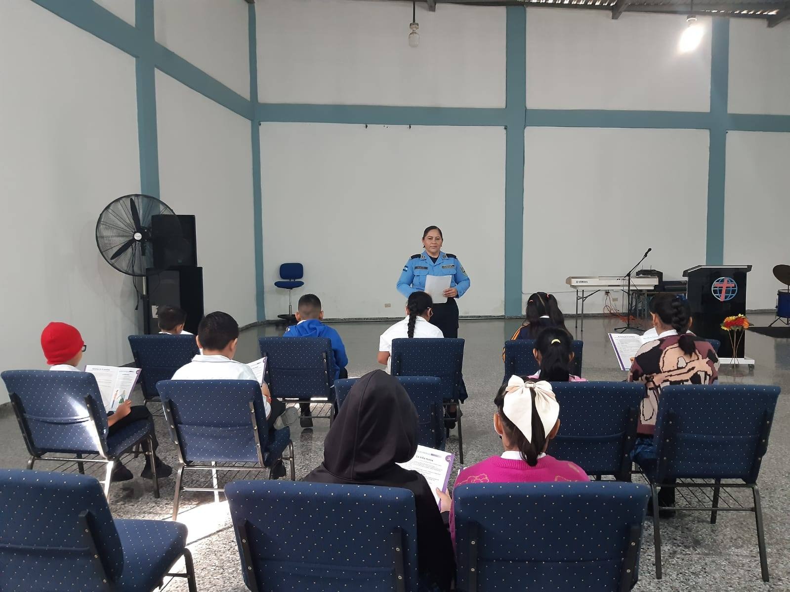 Programa GREAT continúan capacitando a niños en temas de prevención y seguridad