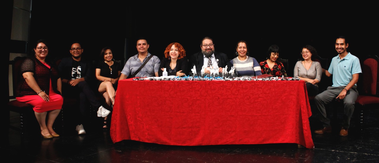 Refundando la Cultura del país
La Escuela de Arte Dramático, Santiago Tofe, graduó la Trigésima promoción 2020 y 2021 “Sor María Rosa Legiton”