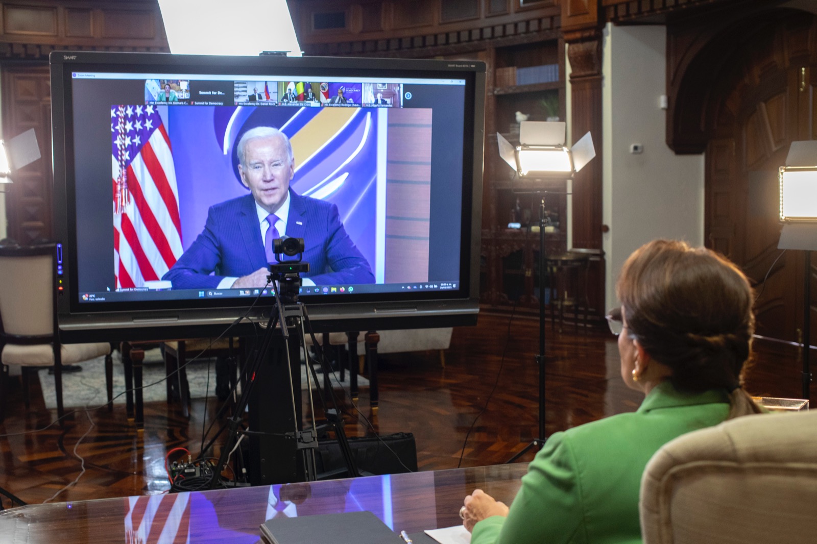Presidenta Xiomara Castro exhorta a construir verdaderas democracias sin discriminación de ningún tipo en Cumbre promovida por Biden