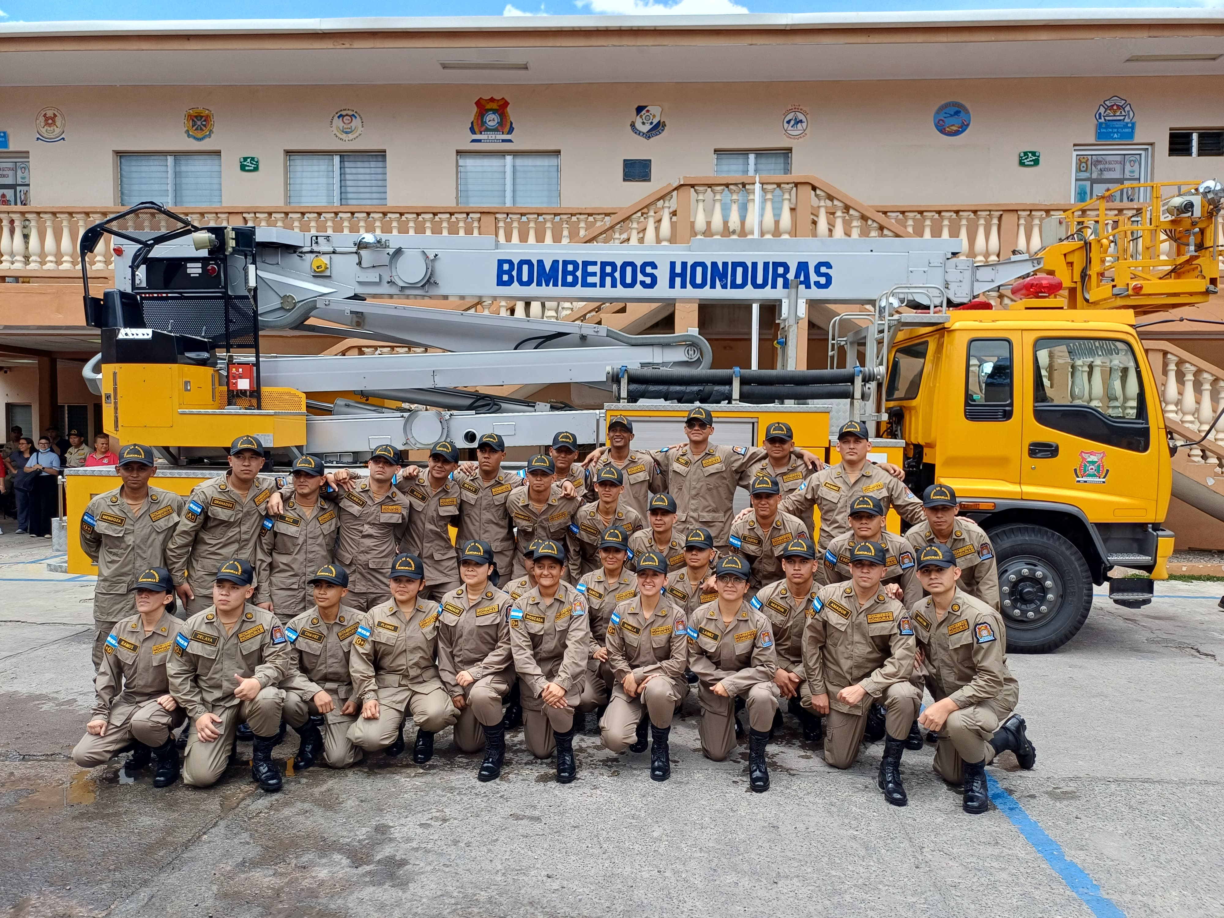 Clausura de Curso de Cadetes: 31 nuevos bomberos servirán a la nación