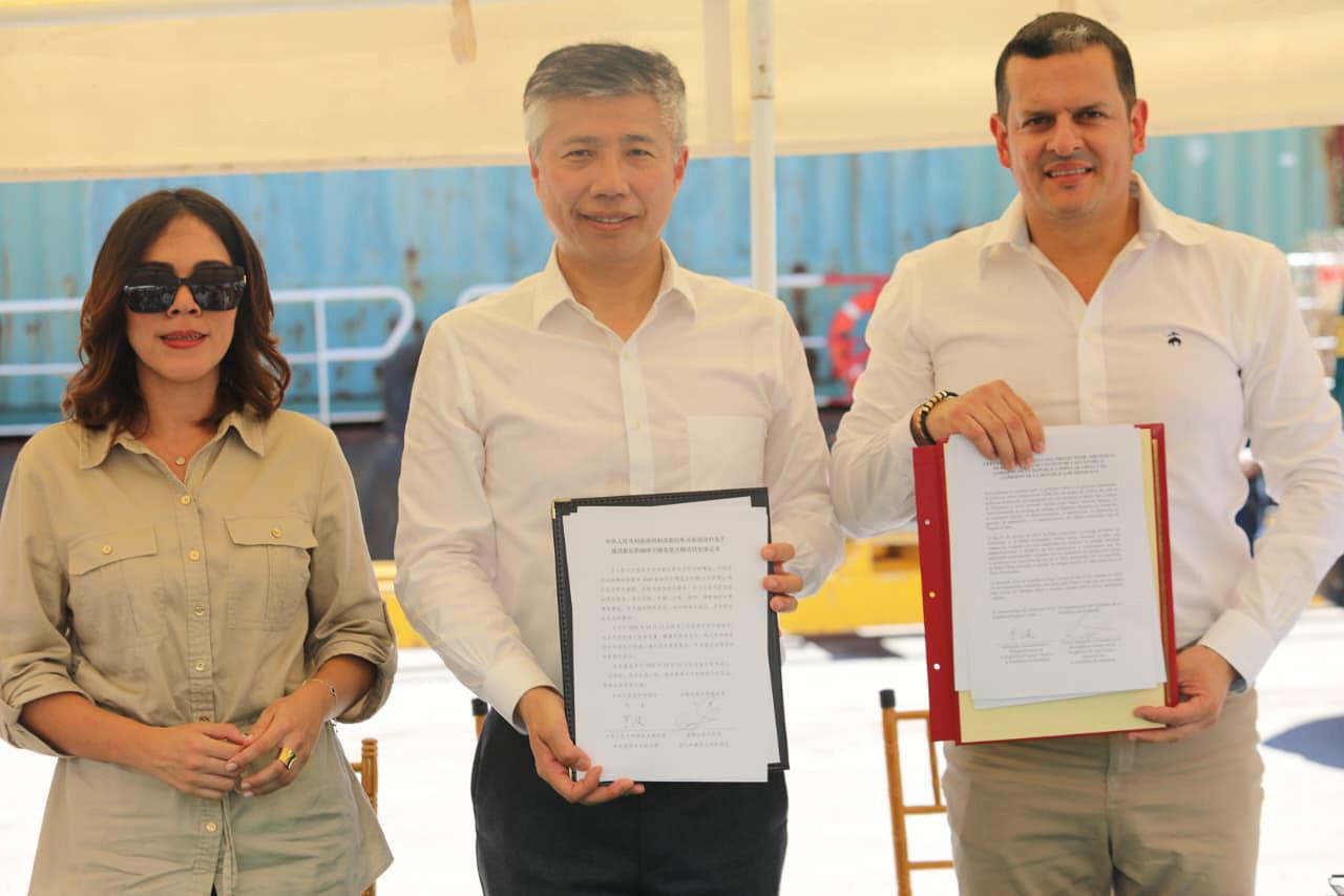 Gobierno de Honduras recibe donación de kits de poda y secadoras solares para café por parte de la República Popular China