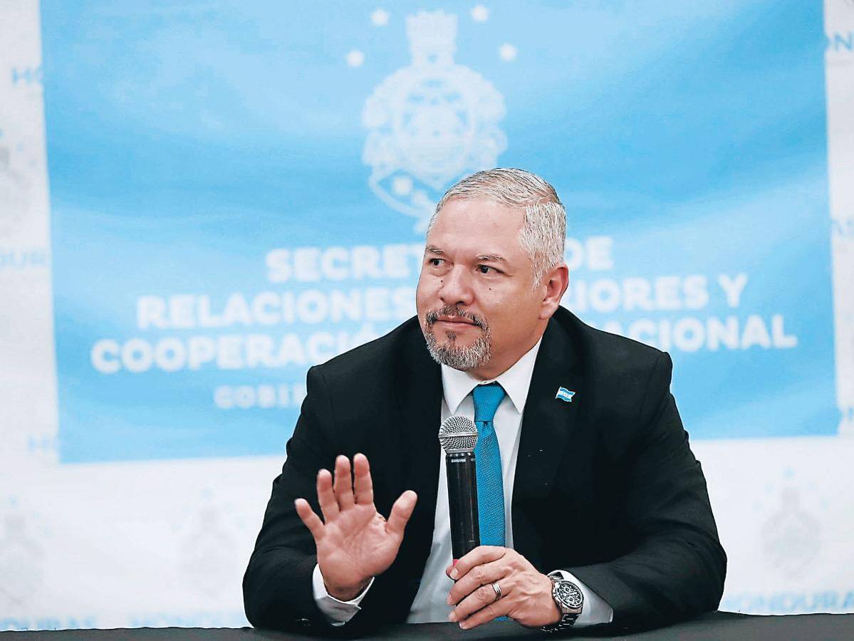 Comunidad internacional no avala señalamientos de Nasralla, asegura Enrique Reina