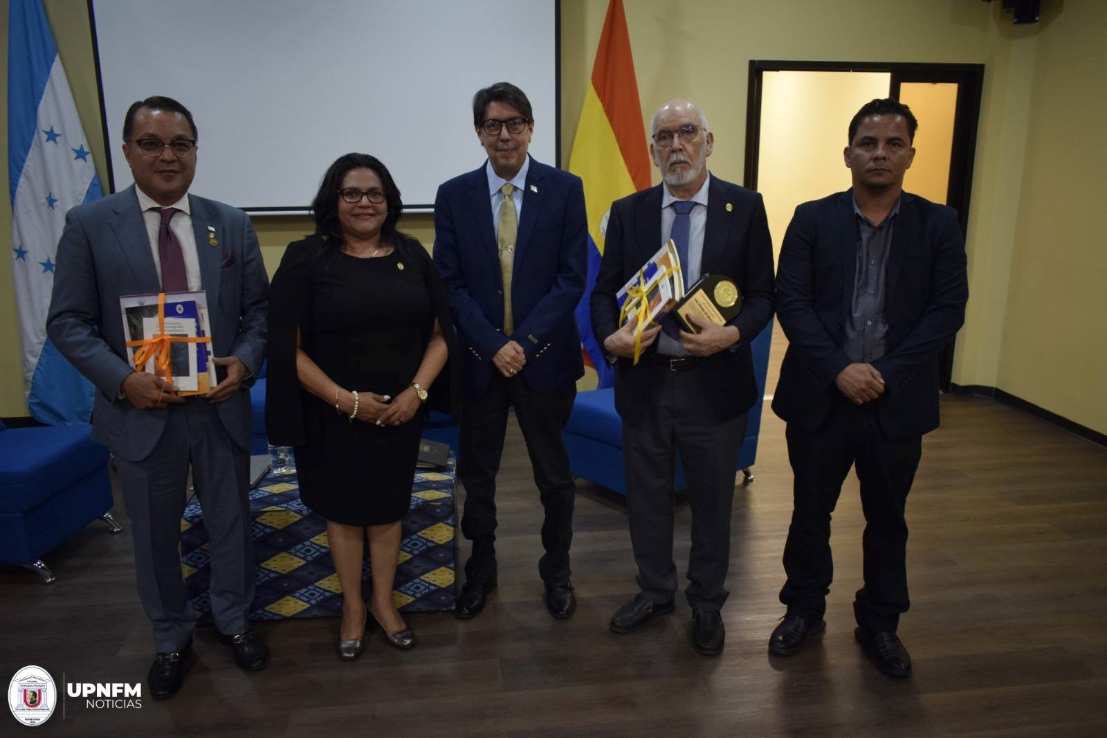 Diálogo entre Honduras y España sobre el legado de Pablo Zelaya Sierra en la UPNFM