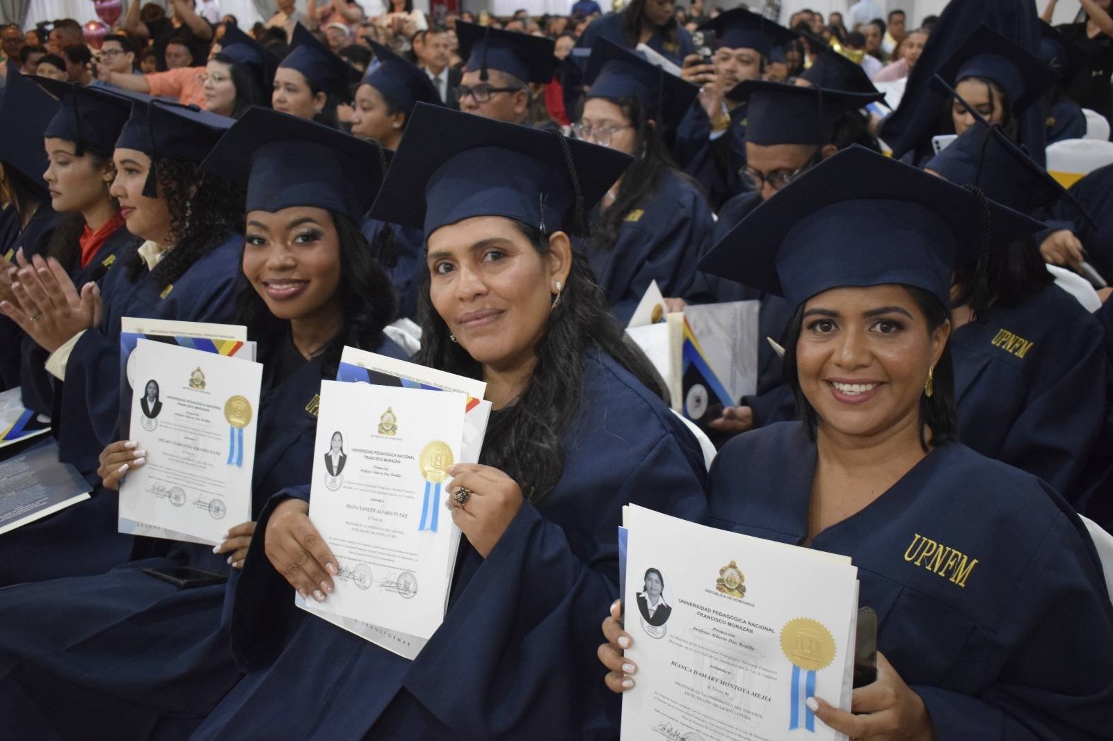 UPNFM del departamento de la Ceiba   gradúa 78 nuevos profesionales de la educación de la Promoción 2025–2026