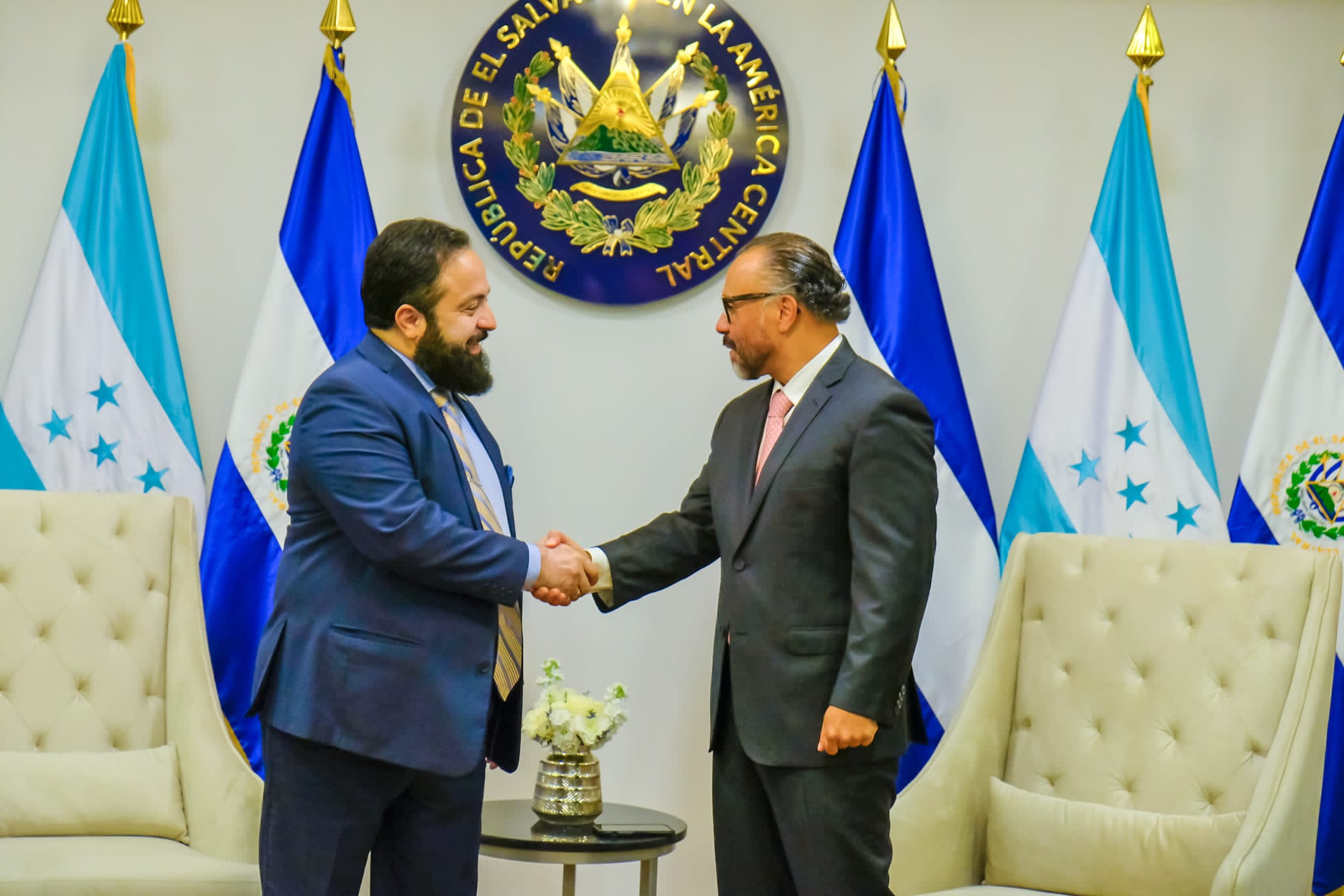 Congreso Nacional de Honduras y Asamblea Legislativa de El Salvador, firman convenio de cooperación...