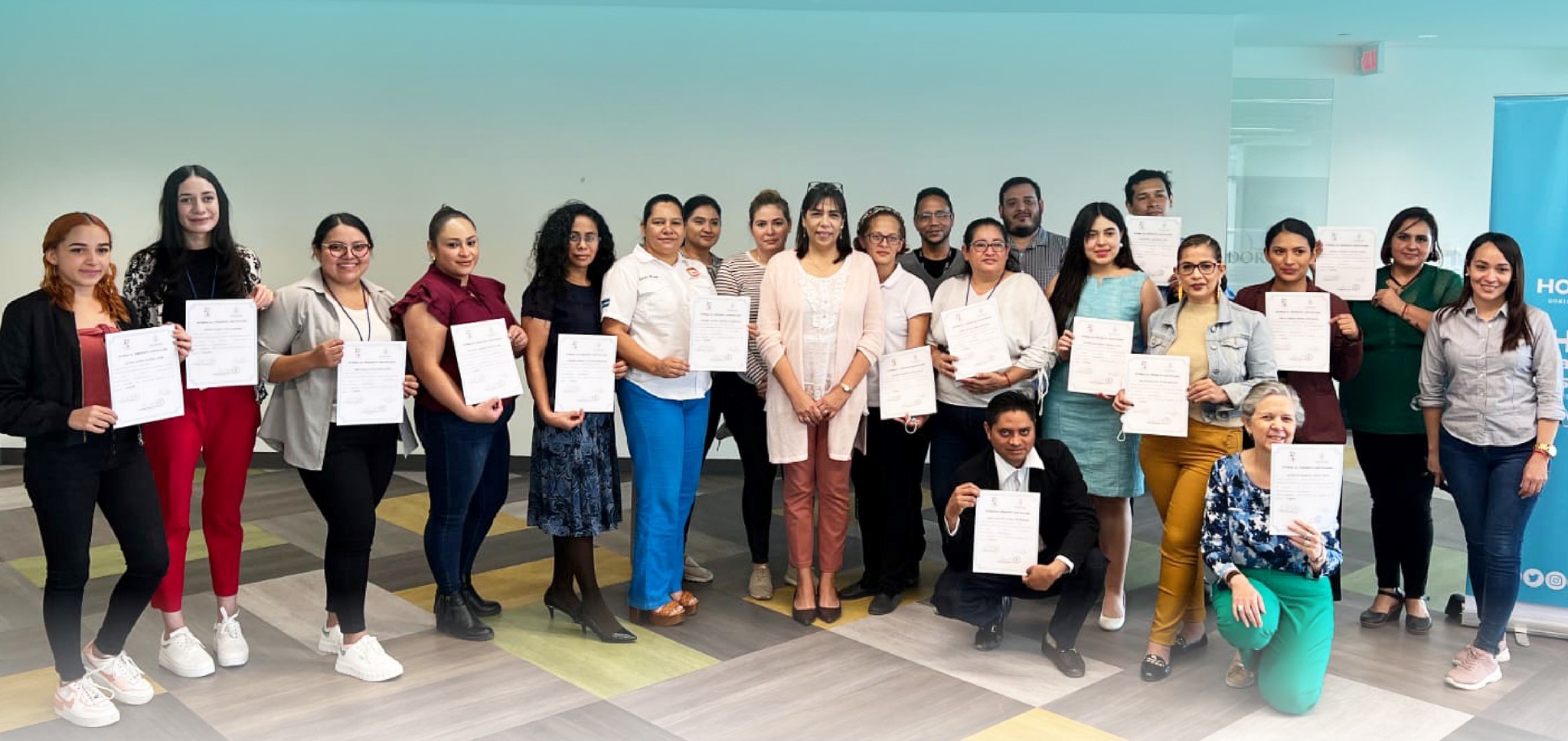 Instituto Hondureño de Turismo entrega primeros certificados de Cultura Turística y Servicio al Cliente en el Distrito Central