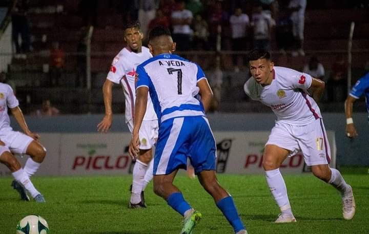 Motagua pierde el invicto, pero no la punta