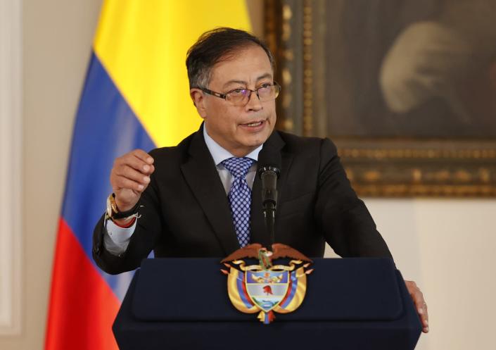 Colombianos salen a las calles para apoyar reformas presentadas por Petro al Congreso, para reducir la pobreza, exclusión y desigualdad