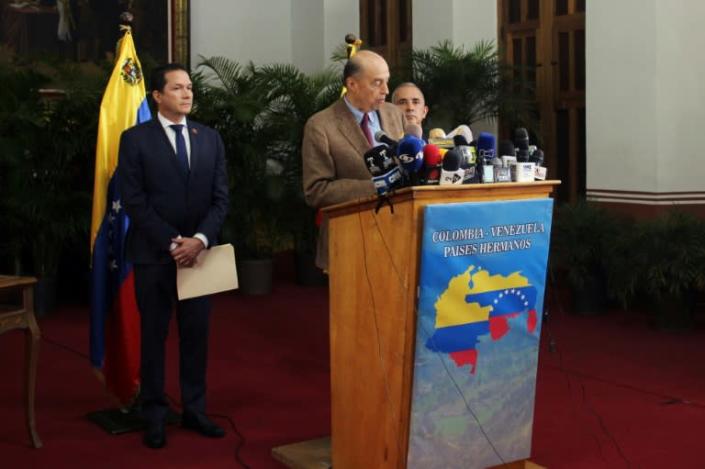 Venezuela y Colombia acuerdan restablecer embajadores a partir de asunción de Petro