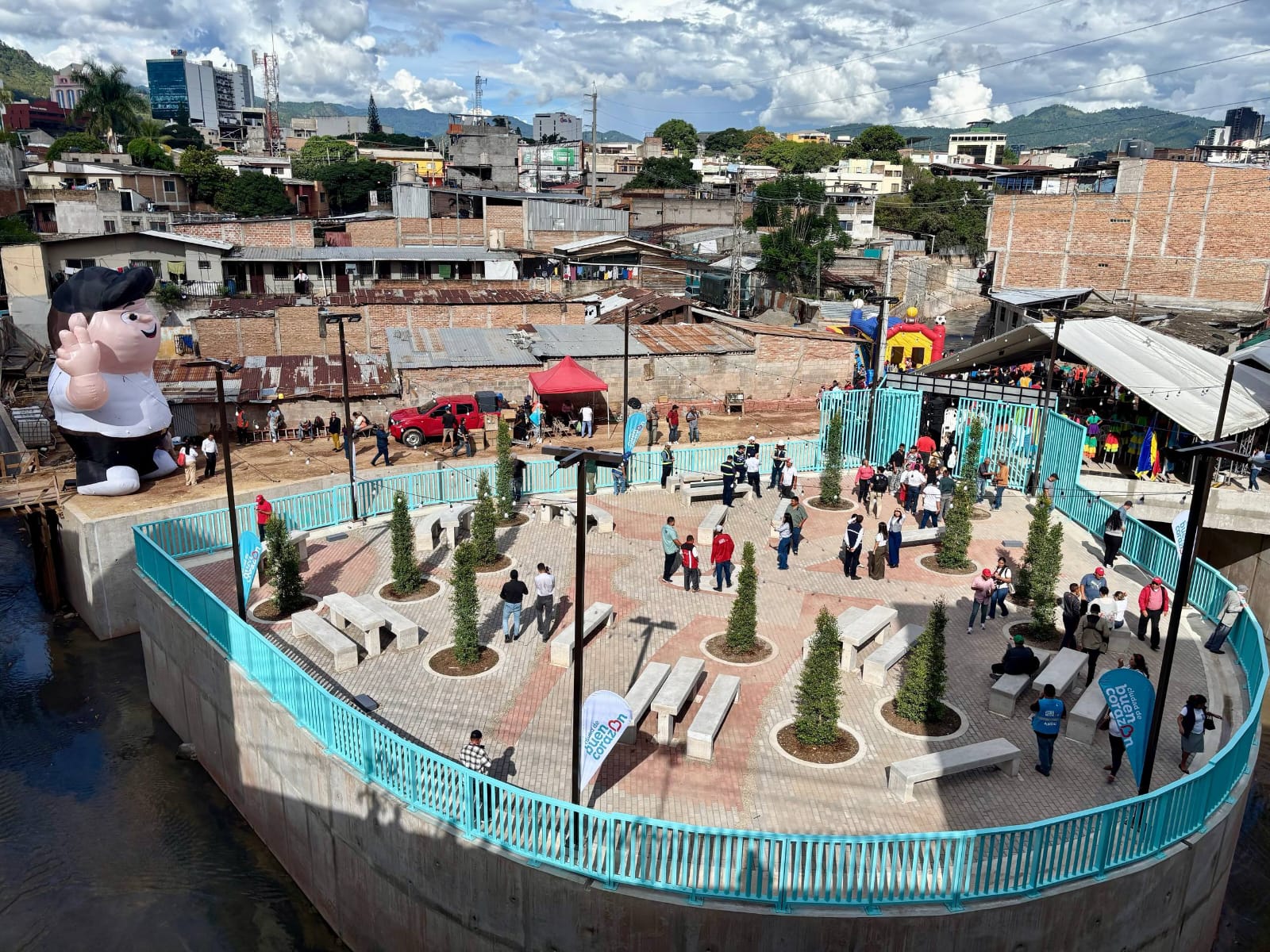 10 mil pobladores del barrio Morazán reciben megaobra de mitigación y plaza recreativa