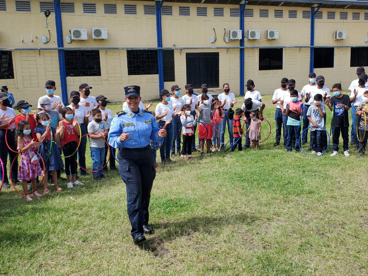 Poder Popular - Niños celebran su día con la Policía Nacional