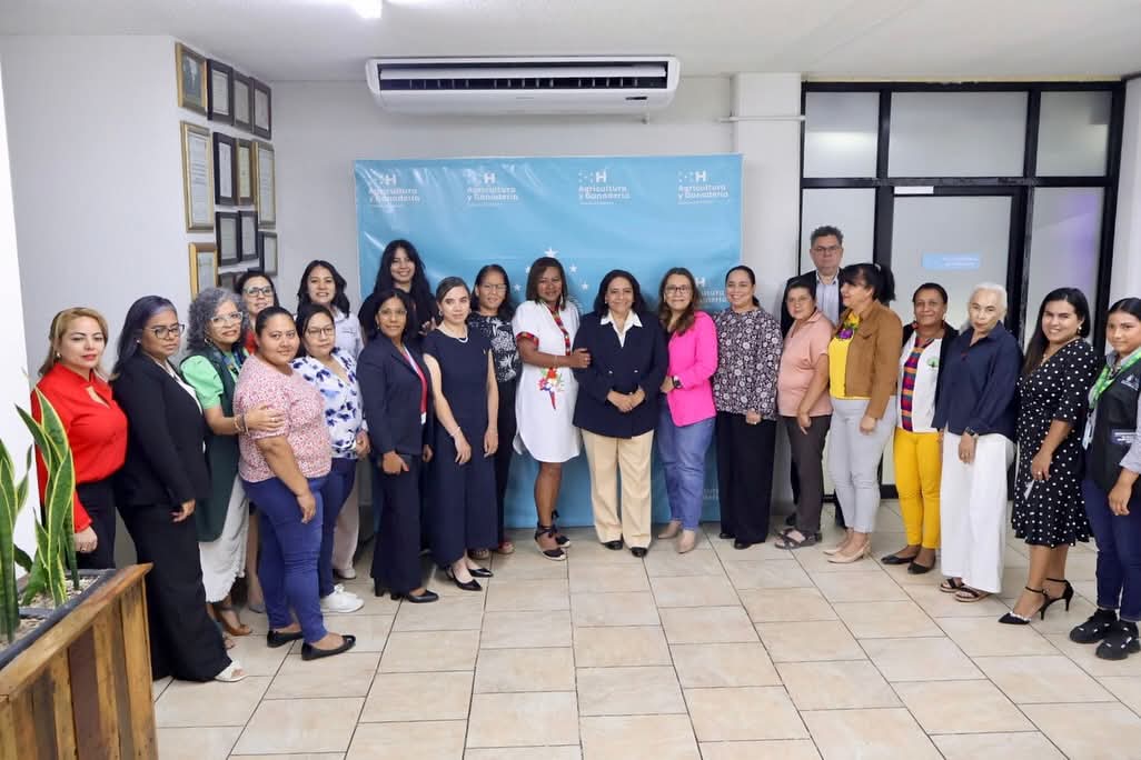 Se MUJER junto a la SAG, lanzan la Mesa de Mujeres Rurales