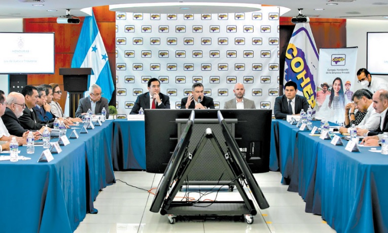 Gobierno presenta Ley de Justicia Tributaria al COHEP