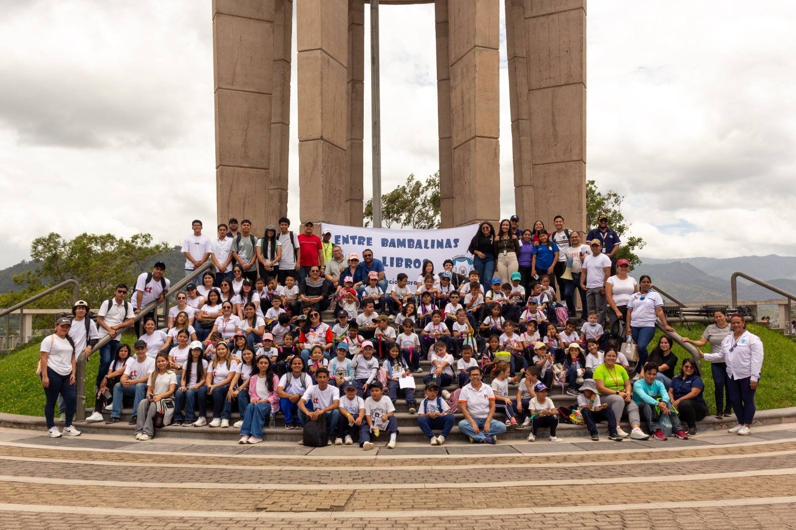 UPNFM promueve II Encuentro: “Entre Bambalinas y Libros con la participación de estudiantes de varias escuelas