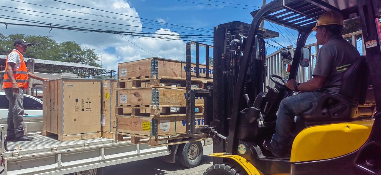 A un costo de 8.9 millones de lempiras Salud entrega 188 equipos de refrigeración para vacuna